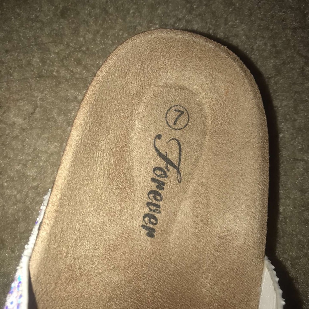 Sandals - Picture 2 of 3